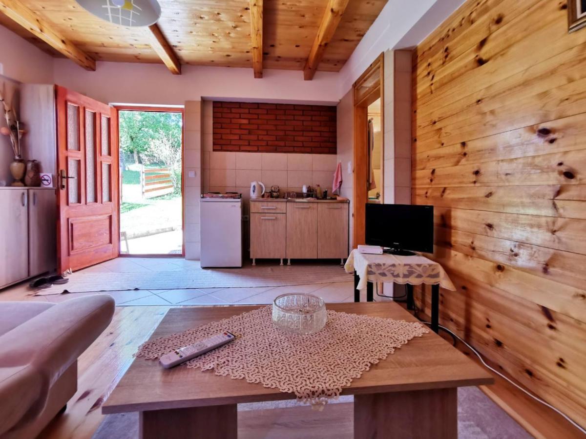 Apartmani Beslic Kremna Exterior foto
